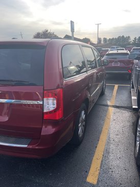 Used 2012 Chrysler Town & Country Touring w/ Entertainment Group #1 image 4