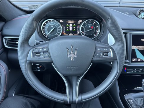 Used 2024 Maserati Levante GT Ultima image 15