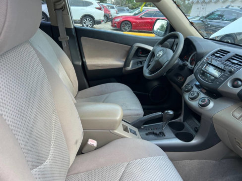 Used 2006 Toyota RAV4 2WD image 8