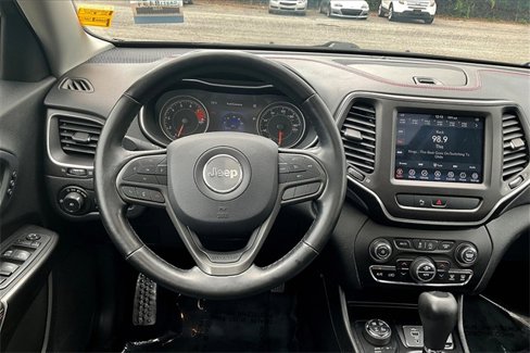 Used 2020 Jeep Cherokee Trailhawk image 8