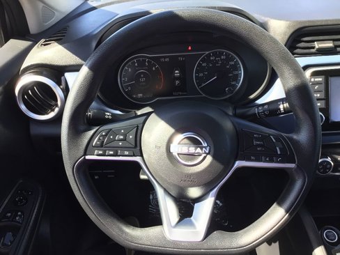 Used 2023 Nissan Versa SV image 8