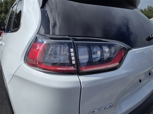 Used 2019 Jeep Cherokee Limited image 9