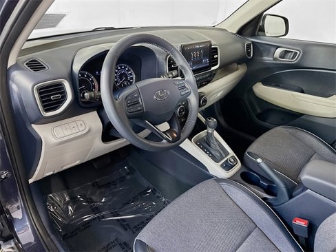 Used 2022 Hyundai Venue Limited image 8