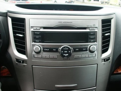 Used 2011 Subaru Outback 2.5i Limited w/ PWR Moonroof Pkg image 11