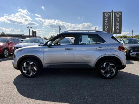 Certified 2023 Hyundai Venue SEL image 6