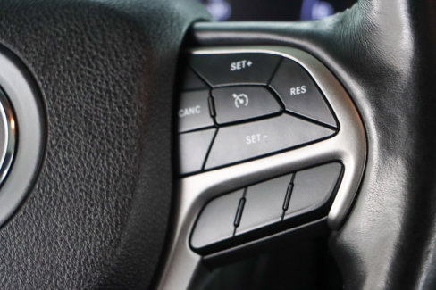 Used 2018 Jeep Grand Cherokee Altitude image 14