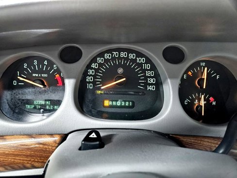 Used 2002 Buick Le Sabre Custom w/ Luxury Pkg image 17