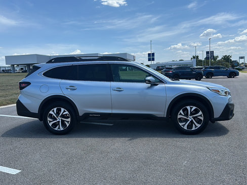 Used 2020 Subaru Outback Limited w/ Popular Package #2 image 9