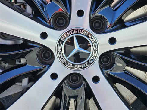 New 2025 Mercedes-Benz GLB 250 image 11