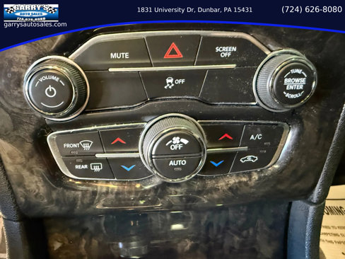 Used 2018 Chrysler 300 Limited image 20