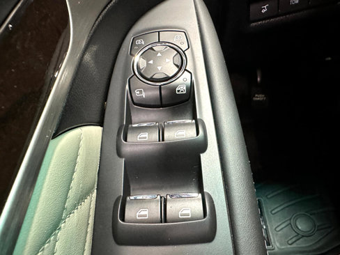 Used 2016 Ford Explorer Platinum image 31