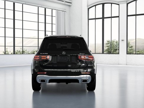 Used 2025 Mercedes-Benz GLB 250 4MATIC image 11