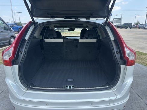 Used 2017 Volvo XC60 T5 Dynamic w/ Preferred Option Package image 7