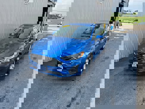 Used 2019 Ford Fusion SE image 2