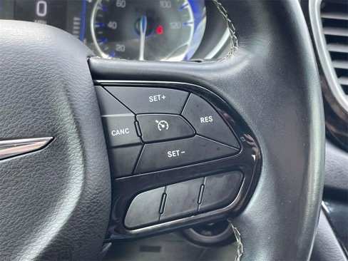 Used 2018 Chrysler Pacifica Touring Plus w/ S Appearance Package image 22