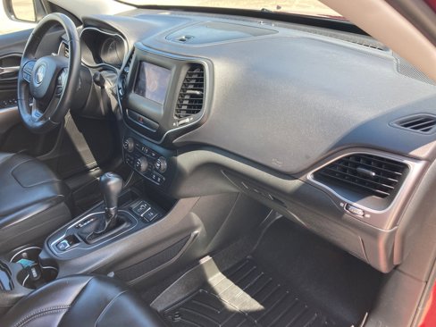 Used 2019 Jeep Cherokee Latitude Plus image 13