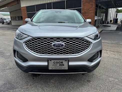 Used 2024 Ford Edge SEL image 4