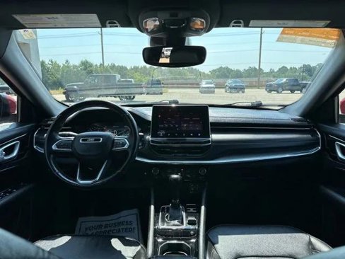 Certified 2022 Jeep Compass Limited image 33