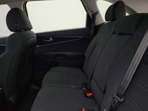 Used 2019 Kia Sorento LX image 18