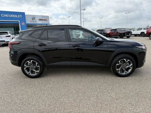 New 2025 Chevrolet Trax LT image 9
