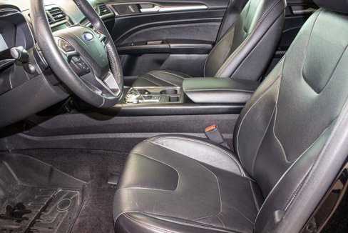 Used 2017 Ford Fusion Titanium image 18