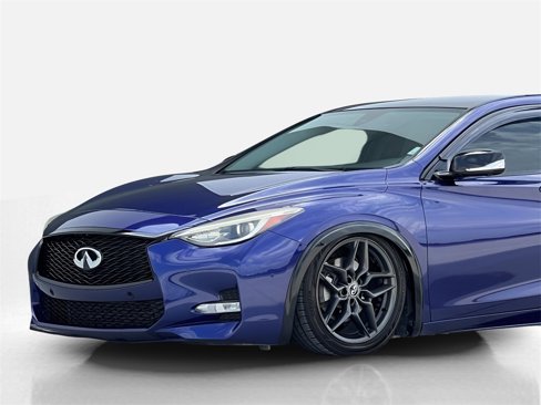 Used 2017 INFINITI QX30 Sport image 16