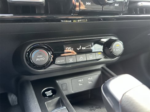 New 2026 Nissan Kicks SV image 18