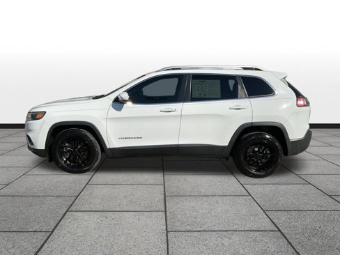 Used 2019 Jeep Cherokee Latitude Plus w/ Comfort/Convenience Group image 2