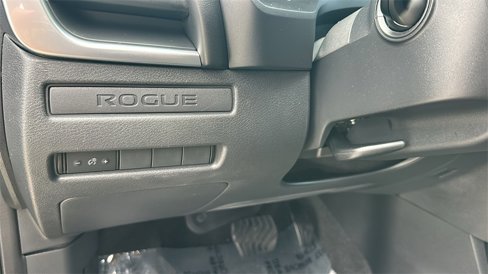 Used 2023 Nissan Rogue S image 16