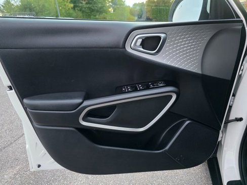 Certified 2022 Kia Soul LX w/ Technology Package image 23