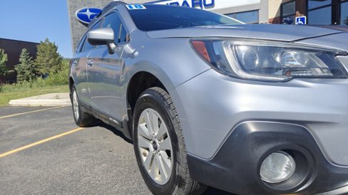 Used 2018 Subaru Outback 2.5i Premium image 11