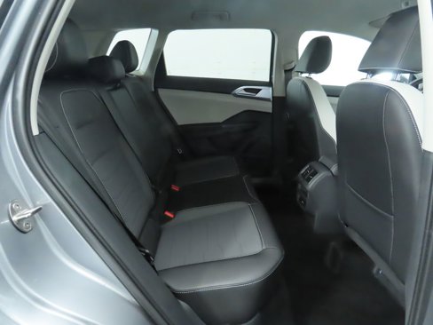 Certified 2025 Volkswagen Taos SE w/ Black Wheel Package image 23