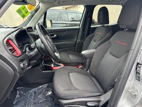 Used 2018 Jeep Renegade Trailhawk w/ UConnect 8.4 Nav Group image 14