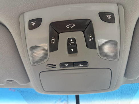 Used 2011 Toyota Sienna XLE image 5