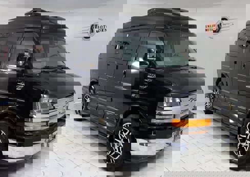 Used 2011 Chevrolet Express 1500 AWD image 35
