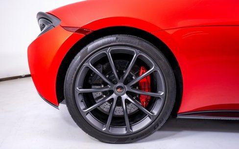 Used 2018 McLaren 570S Spider image 17