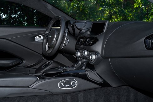 Used 2020 Aston Martin V8 Vantage Coupe image 12