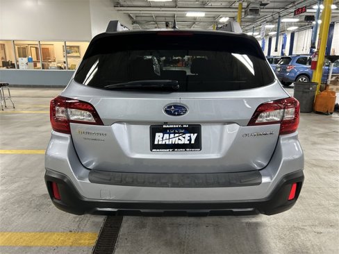 Used 2019 Subaru Outback 2.5i Premium image 7