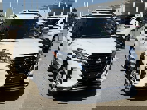 Used 2024 Nissan Kicks S image 2