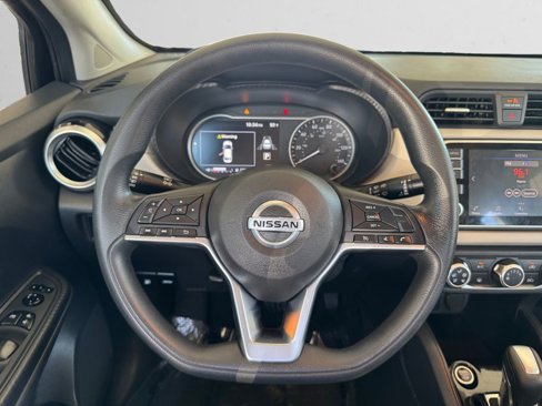 Used 2021 Nissan Versa SV image 13