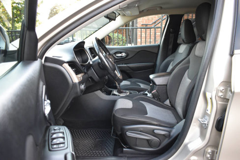 Used 2014 Jeep Cherokee Latitude image 7