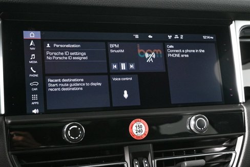 Certified 2025 Porsche Macan image 14