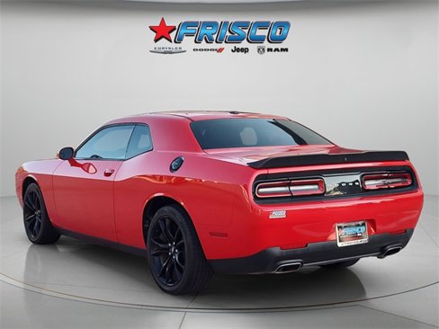 Certified 2018 Dodge Challenger SXT w/ Blacktop Package image 7