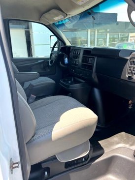 Used 2015 Chevrolet Express 3500 image 11