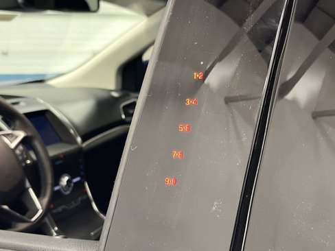 Used 2020 Ford Edge Titanium image 37