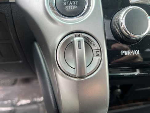 Used 2014 Toyota Land Cruiser image 39