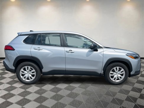 Used 2025 Toyota Corolla Cross L image 2
