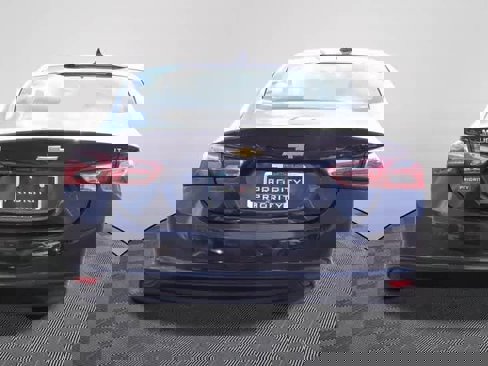 Used 2022 Chevrolet Malibu LT image 3