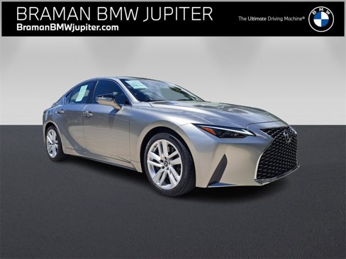 Used 2022 Lexus IS 300 image 1