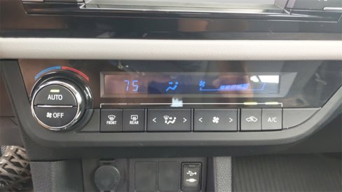 Used 2015 Toyota Corolla LE image 26